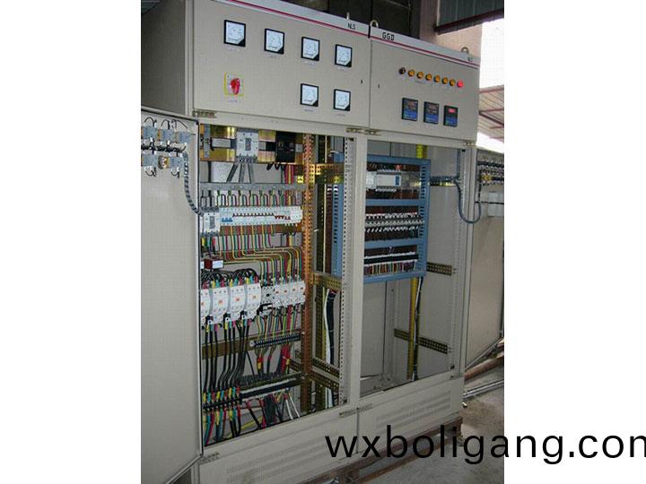 控製(zhi)櫃(gui)